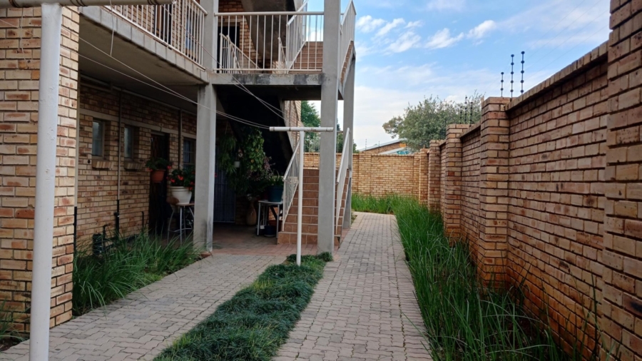 To Let 2 Bedroom Property for Rent in Elspark Gauteng