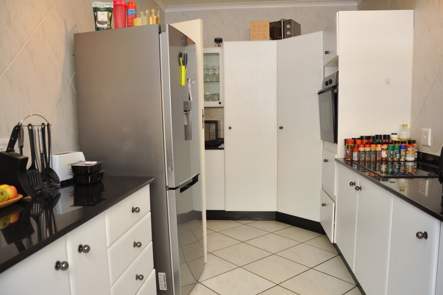 To Let 3 Bedroom Property for Rent in Edenburg Gauteng
