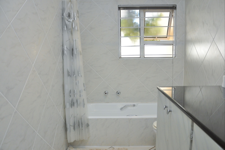 To Let 3 Bedroom Property for Rent in Edenburg Gauteng