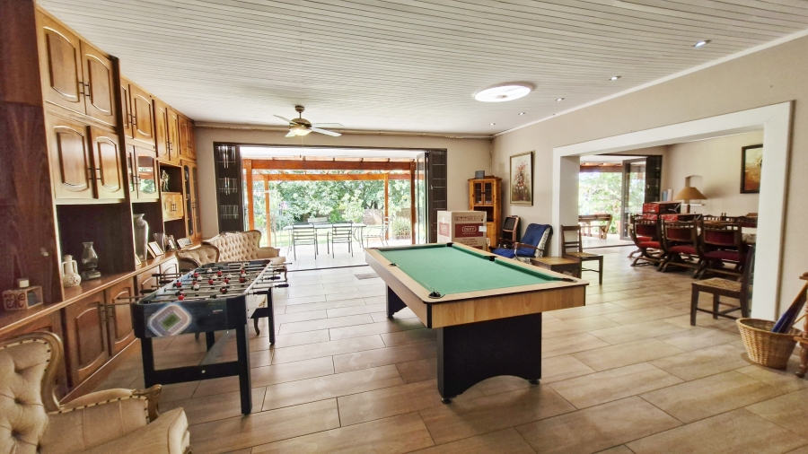 5 Bedroom Property for Sale in Florauna Gauteng