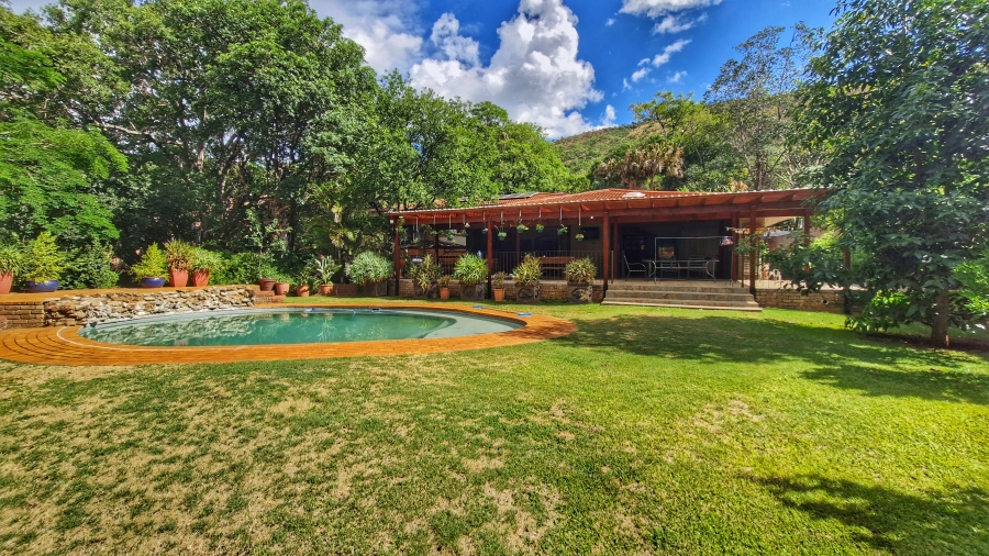 5 Bedroom Property for Sale in Florauna Gauteng