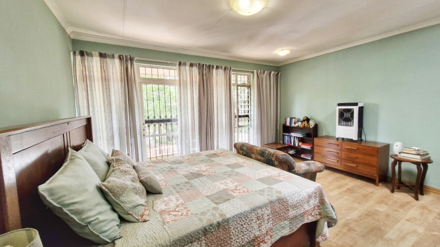 5 Bedroom Property for Sale in Florauna Gauteng