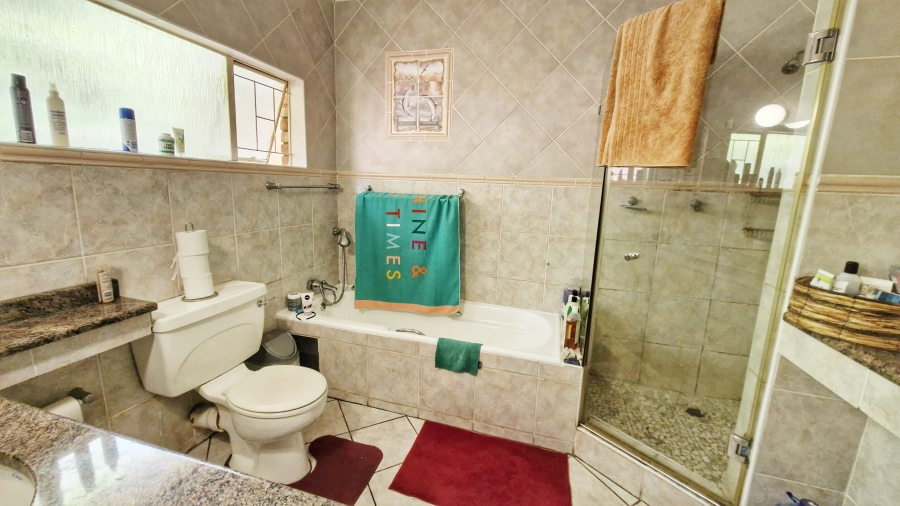 5 Bedroom Property for Sale in Florauna Gauteng