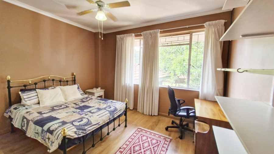 5 Bedroom Property for Sale in Florauna Gauteng