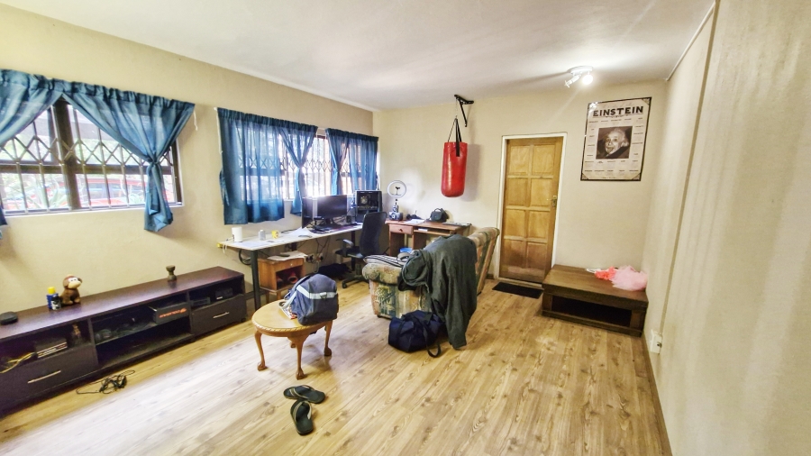 5 Bedroom Property for Sale in Florauna Gauteng