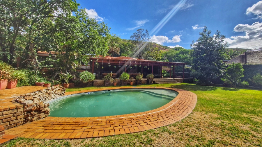 5 Bedroom Property for Sale in Florauna Gauteng
