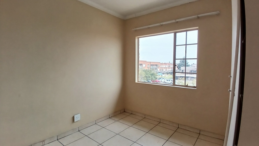 To Let 3 Bedroom Property for Rent in Elspark Gauteng