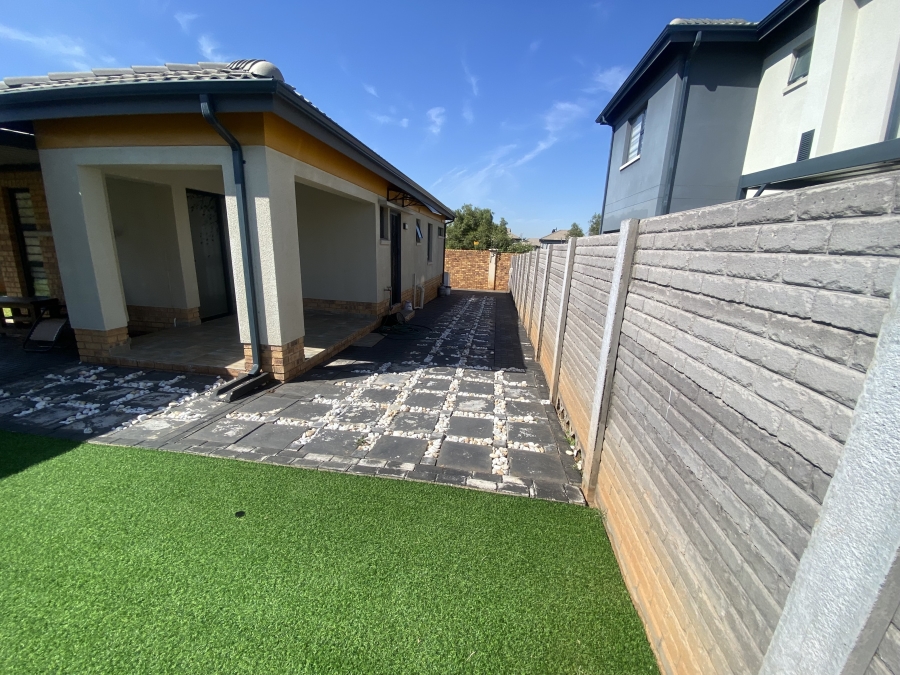 3 Bedroom Property for Sale in Lotus Gardens Gauteng