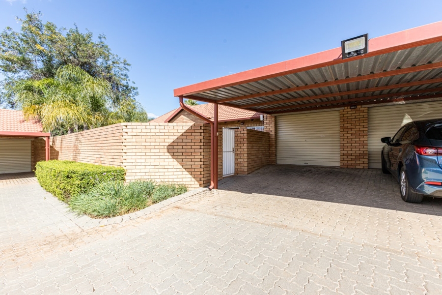 2 Bedroom Property for Sale in Equestria Gauteng