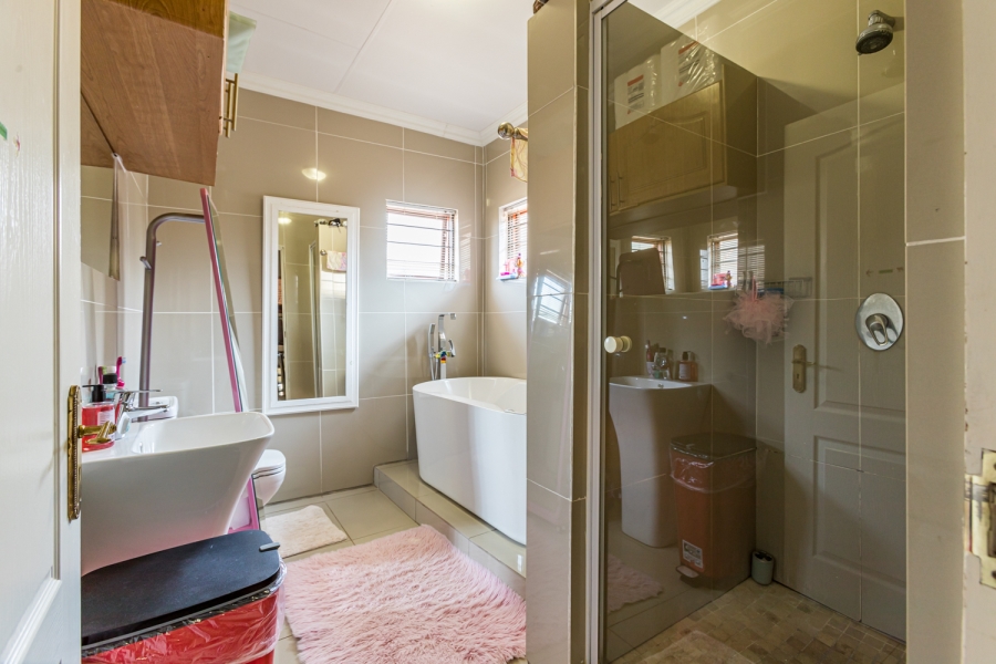 3 Bedroom Property for Sale in Equestria Gauteng