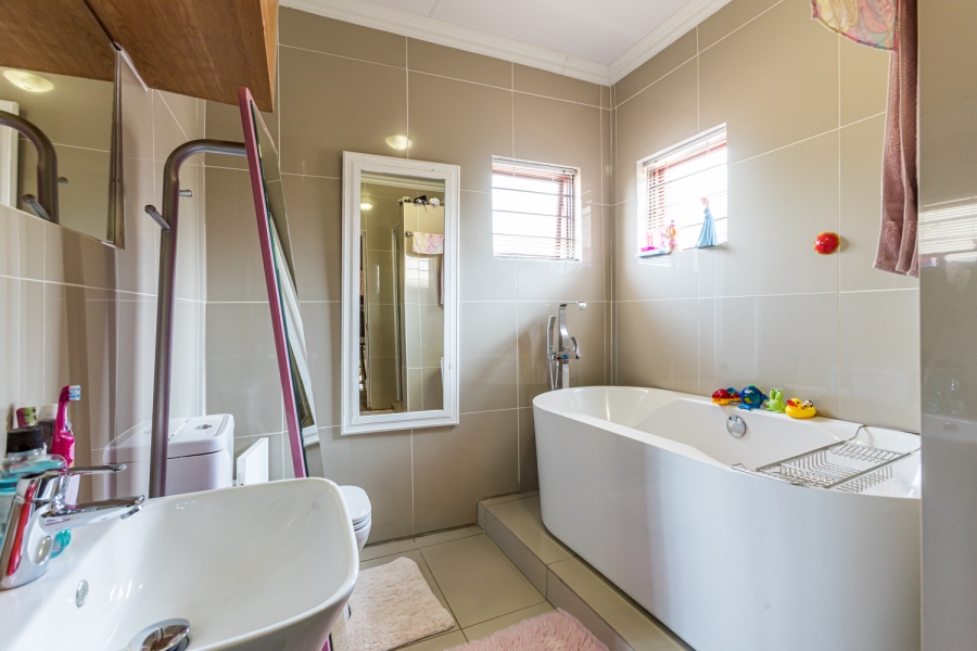 3 Bedroom Property for Sale in Equestria Gauteng