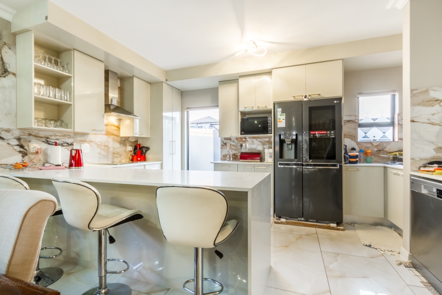 3 Bedroom Property for Sale in Equestria Gauteng