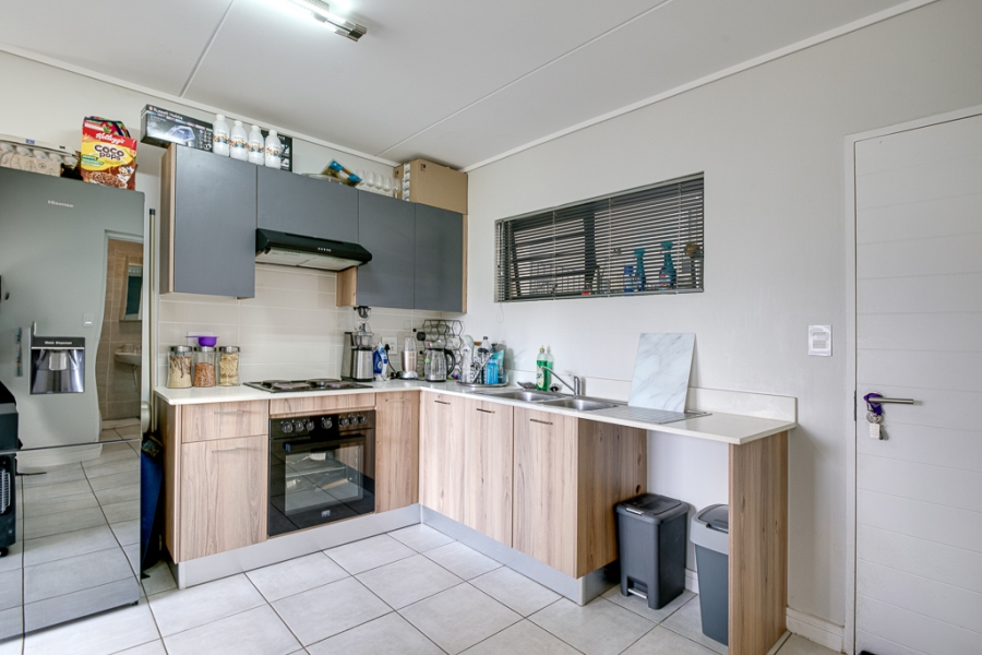To Let 1 Bedroom Property for Rent in Linbro Park Gauteng