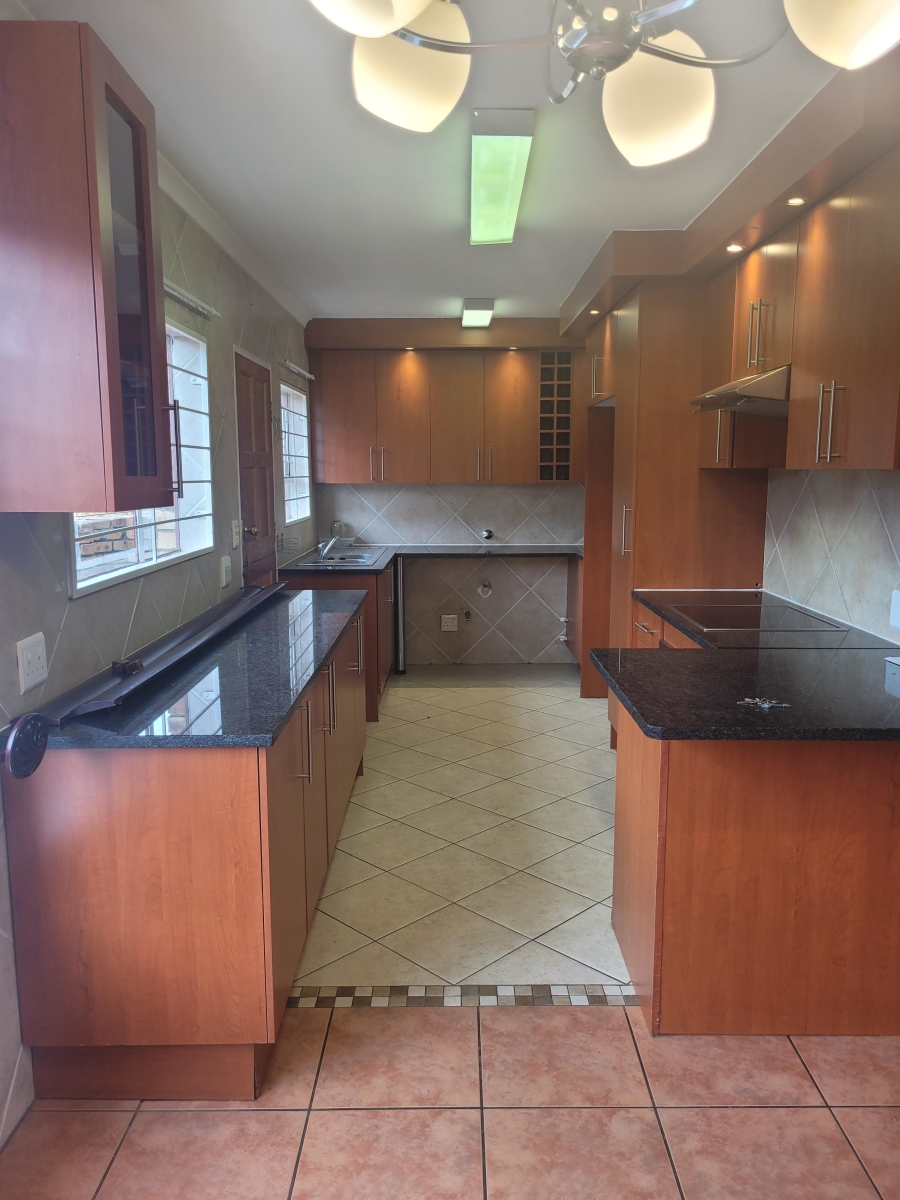 To Let 4 Bedroom Property for Rent in Wilgeheuwel Gauteng