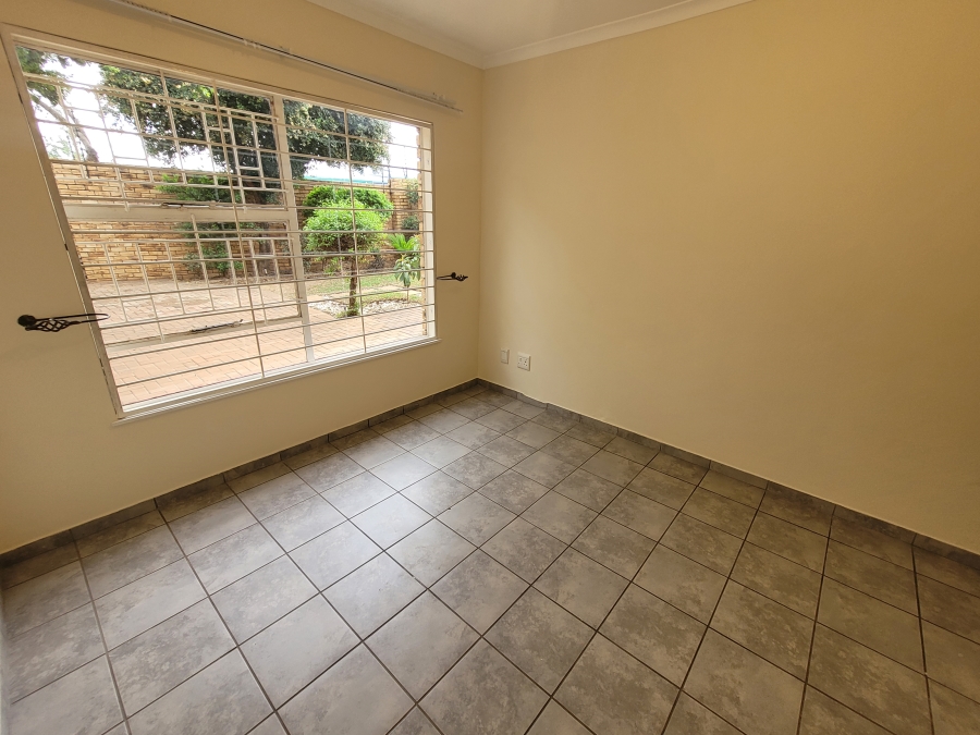 To Let 4 Bedroom Property for Rent in Wilgeheuwel Gauteng