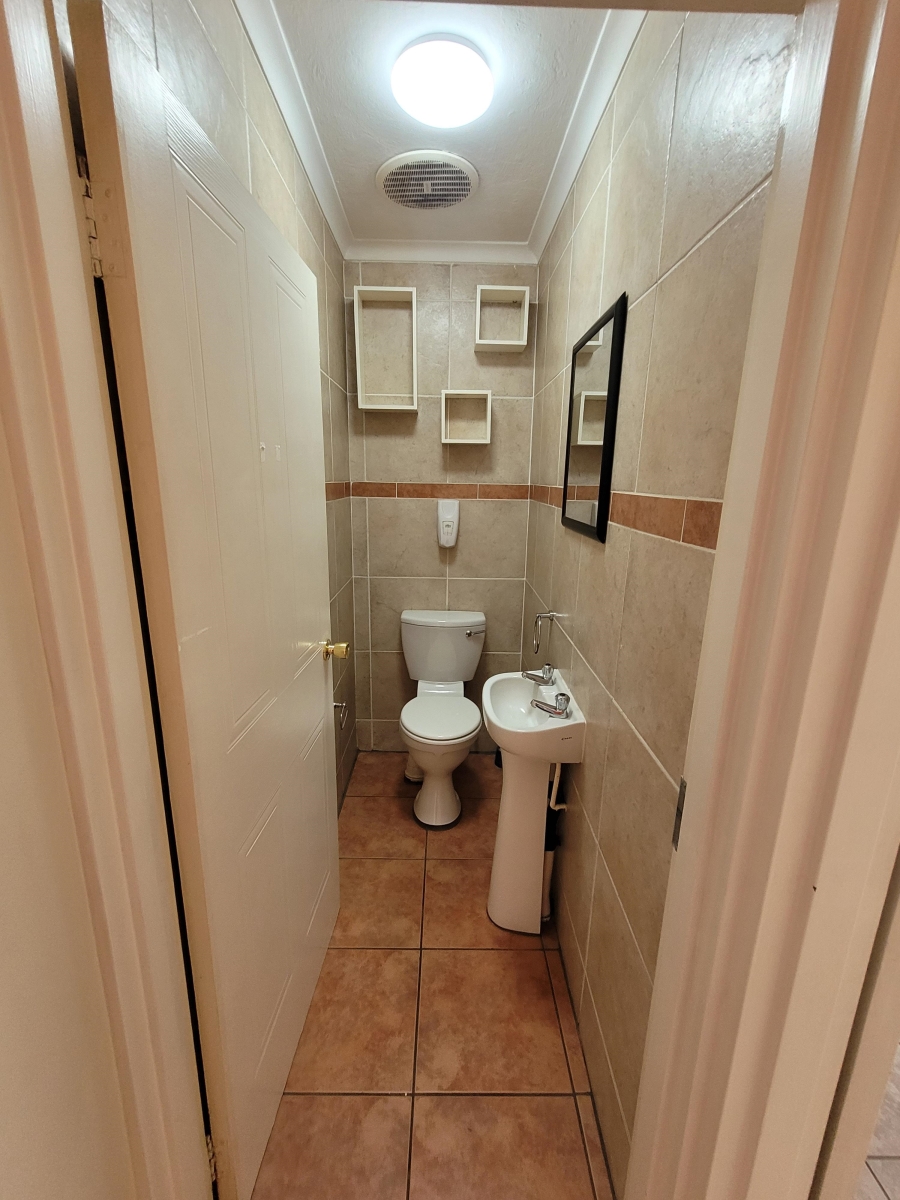 To Let 4 Bedroom Property for Rent in Wilgeheuwel Gauteng