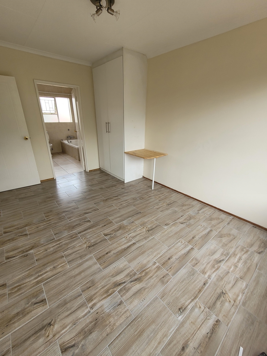 To Let 4 Bedroom Property for Rent in Wilgeheuwel Gauteng