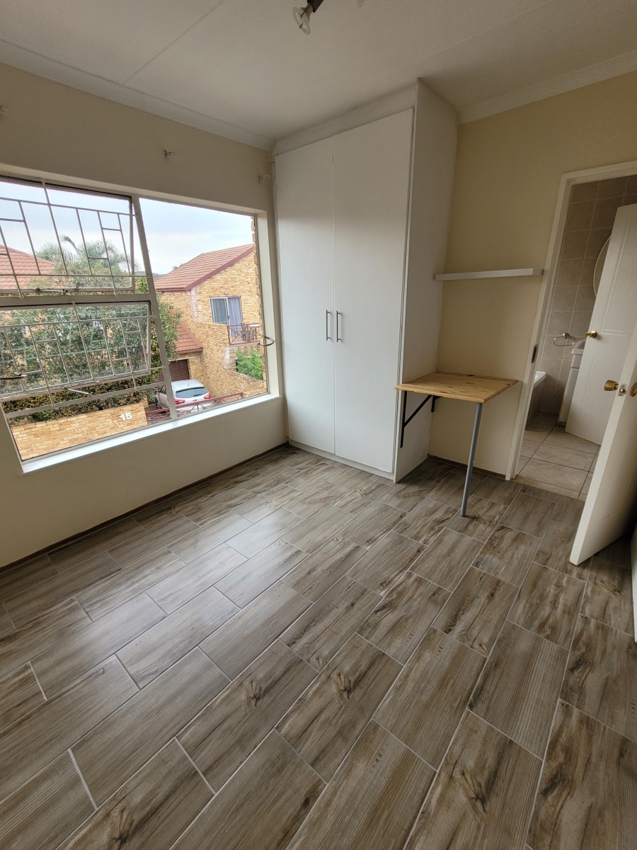 To Let 4 Bedroom Property for Rent in Wilgeheuwel Gauteng