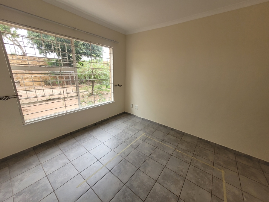 To Let 4 Bedroom Property for Rent in Wilgeheuwel Gauteng