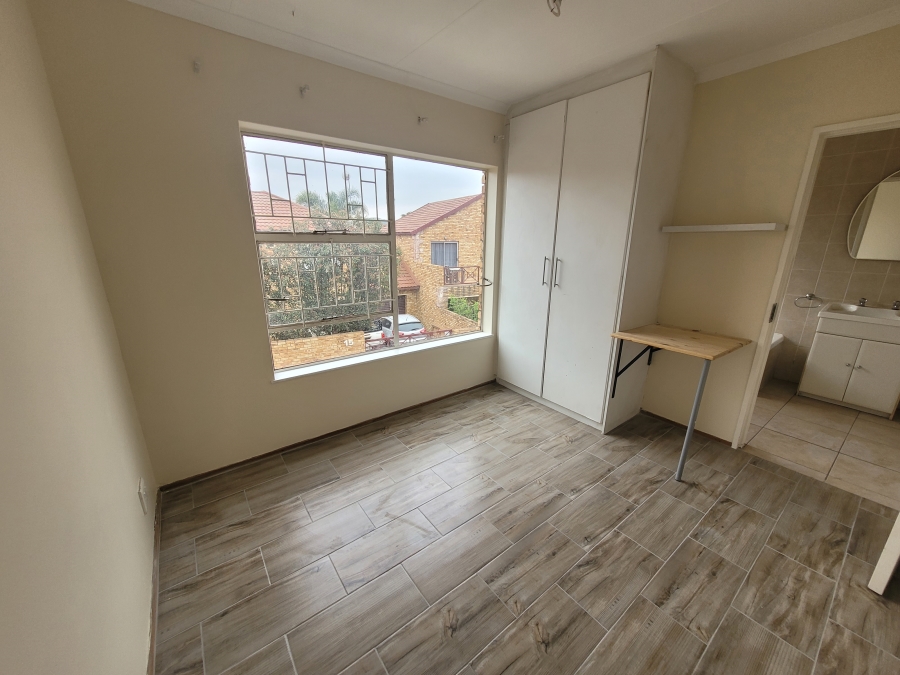 To Let 4 Bedroom Property for Rent in Wilgeheuwel Gauteng