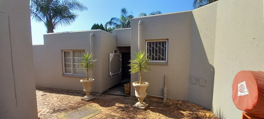 To Let 2 Bedroom Property for Rent in Rangeview Gauteng