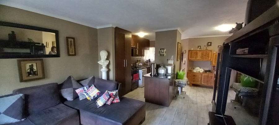 To Let 2 Bedroom Property for Rent in Rangeview Gauteng