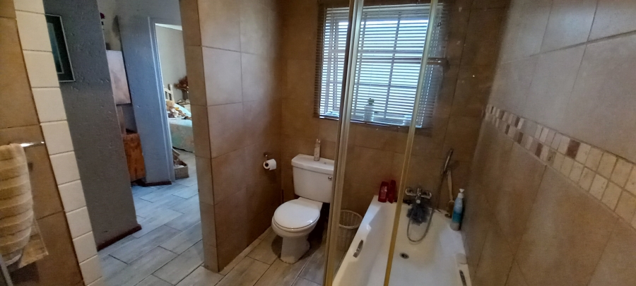 To Let 2 Bedroom Property for Rent in Rangeview Gauteng