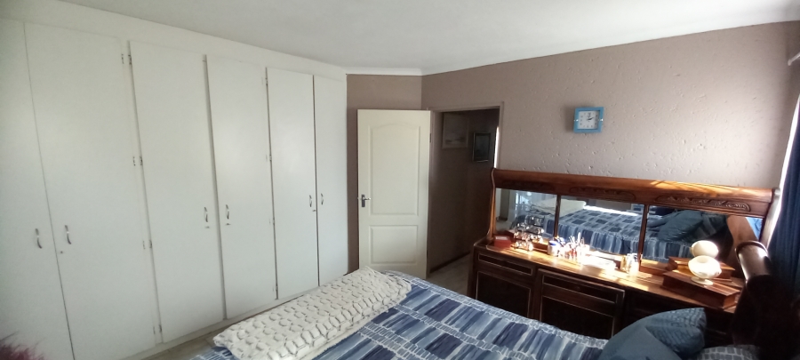 To Let 2 Bedroom Property for Rent in Rangeview Gauteng