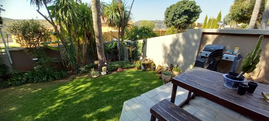 To Let 2 Bedroom Property for Rent in Rangeview Gauteng