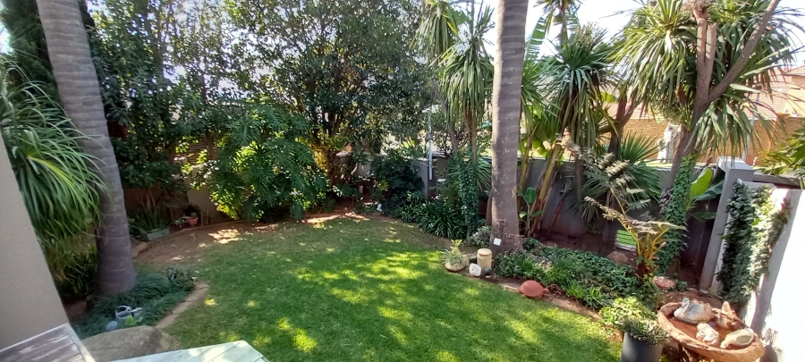 To Let 2 Bedroom Property for Rent in Rangeview Gauteng