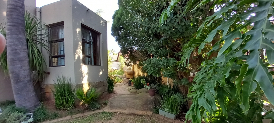 To Let 2 Bedroom Property for Rent in Rangeview Gauteng