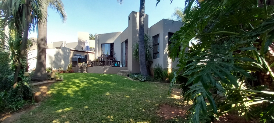 To Let 2 Bedroom Property for Rent in Rangeview Gauteng