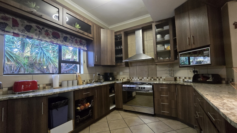 4 Bedroom Property for Sale in Woodhill Estate Gauteng