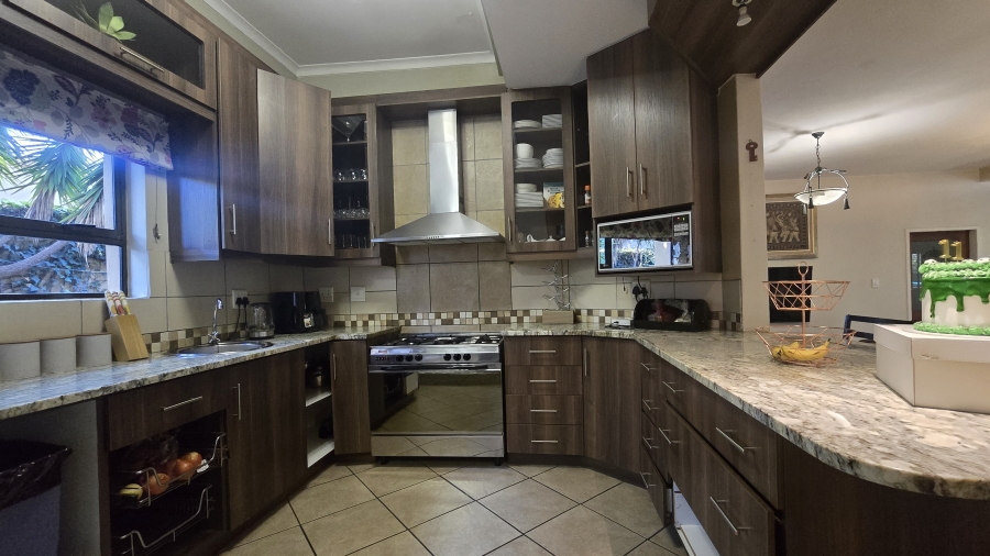 4 Bedroom Property for Sale in Woodhill Estate Gauteng