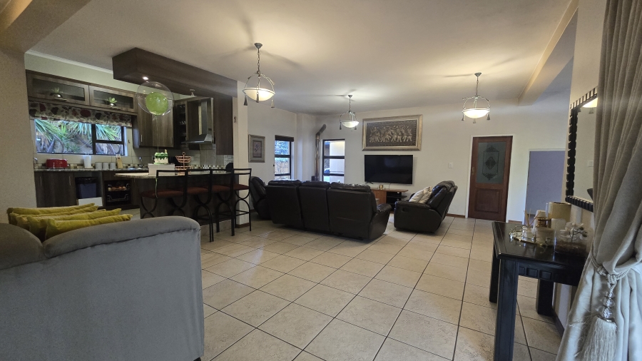 4 Bedroom Property for Sale in Woodhill Estate Gauteng