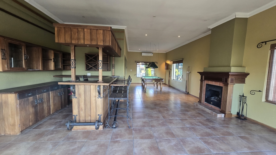 4 Bedroom Property for Sale in Woodhill Estate Gauteng