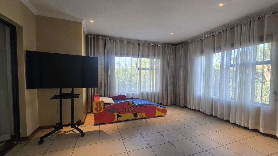 4 Bedroom Property for Sale in Woodhill Estate Gauteng