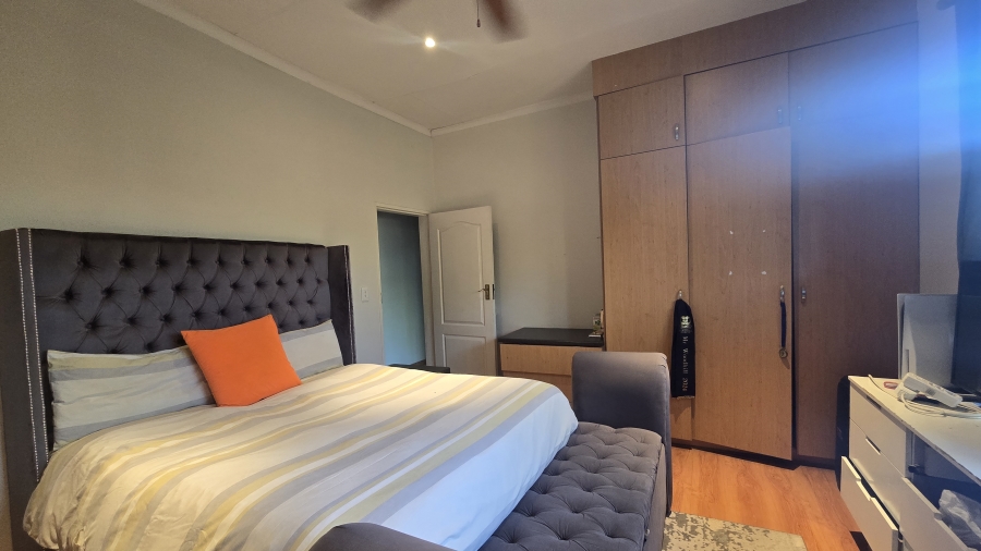 4 Bedroom Property for Sale in Woodhill Estate Gauteng