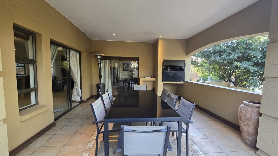 4 Bedroom Property for Sale in Woodhill Estate Gauteng