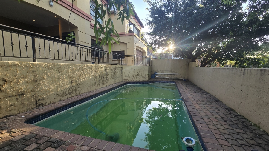 4 Bedroom Property for Sale in Woodhill Estate Gauteng