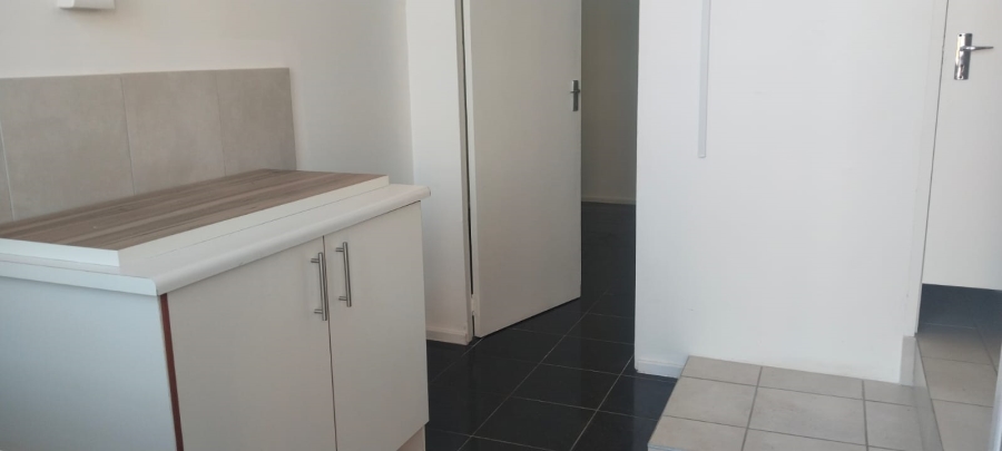 To Let 1 Bedroom Property for Rent in Florida Gauteng