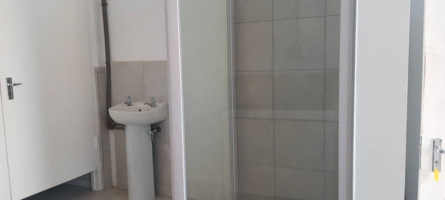 To Let 1 Bedroom Property for Rent in Florida Gauteng