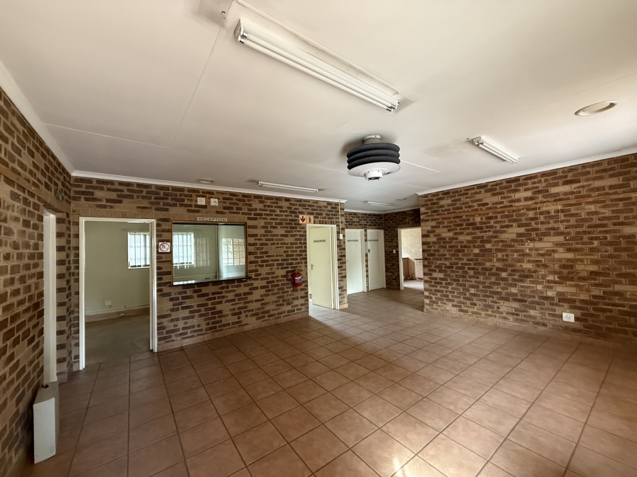 To Let commercial Property for Rent in Ravenswood Gauteng