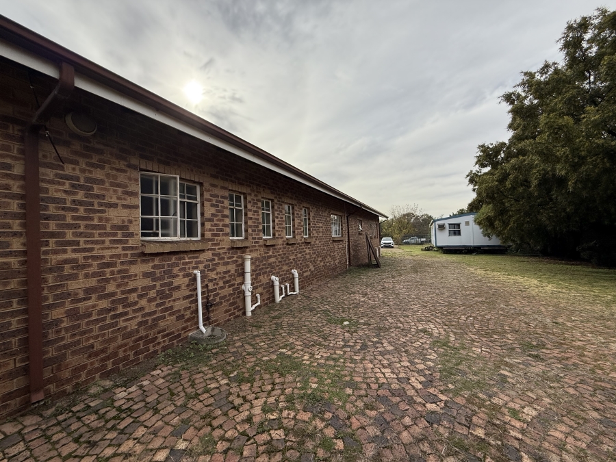 To Let commercial Property for Rent in Ravenswood Gauteng