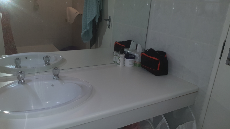 To Let 2 Bedroom Property for Rent in Northcliff Gauteng