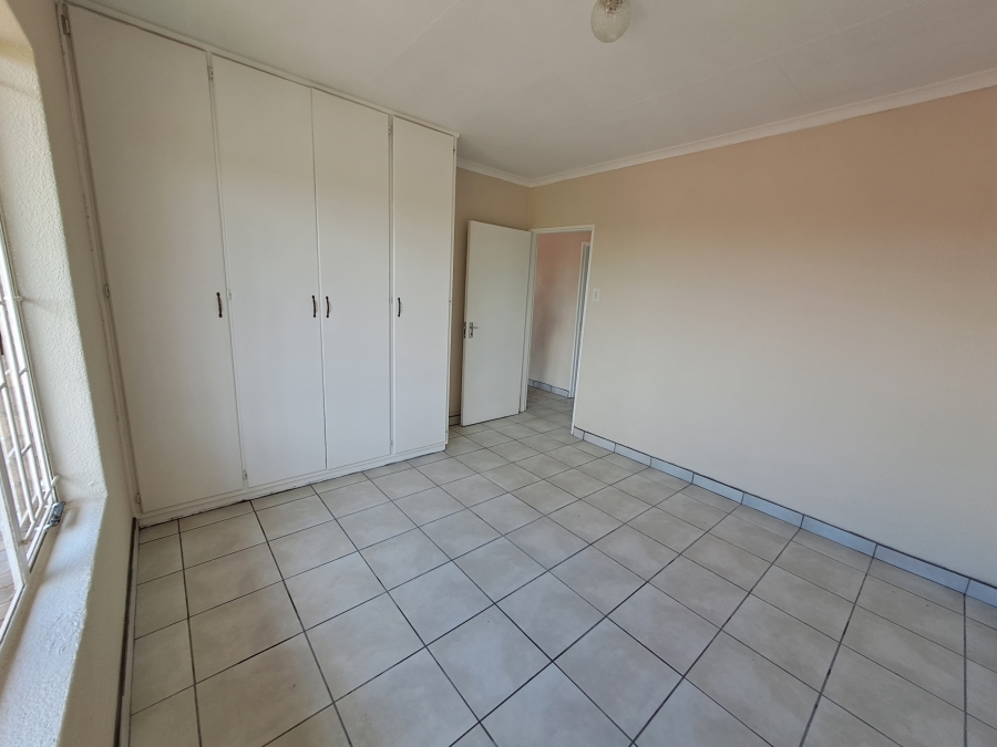2 Bedroom Property for Sale in Rensburg Gauteng
