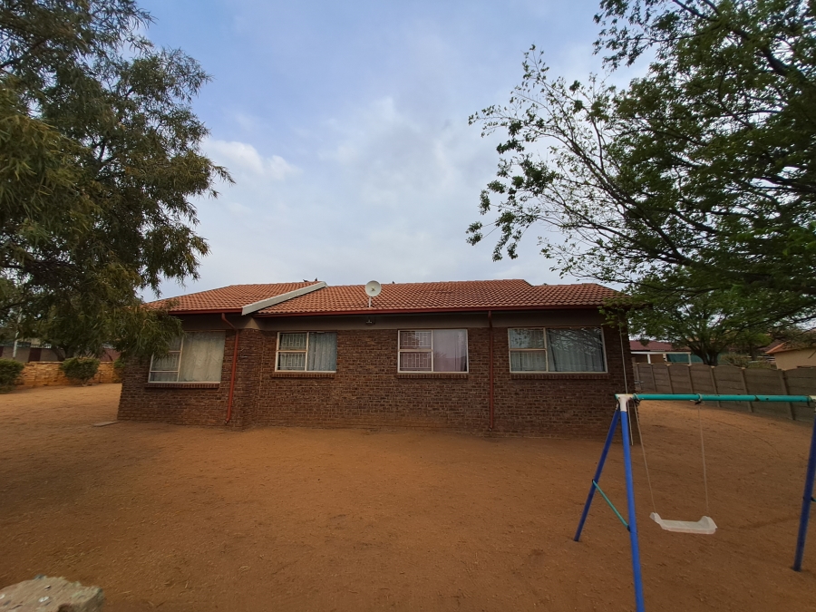 3 Bedroom Property for Sale in Rensburg Gauteng