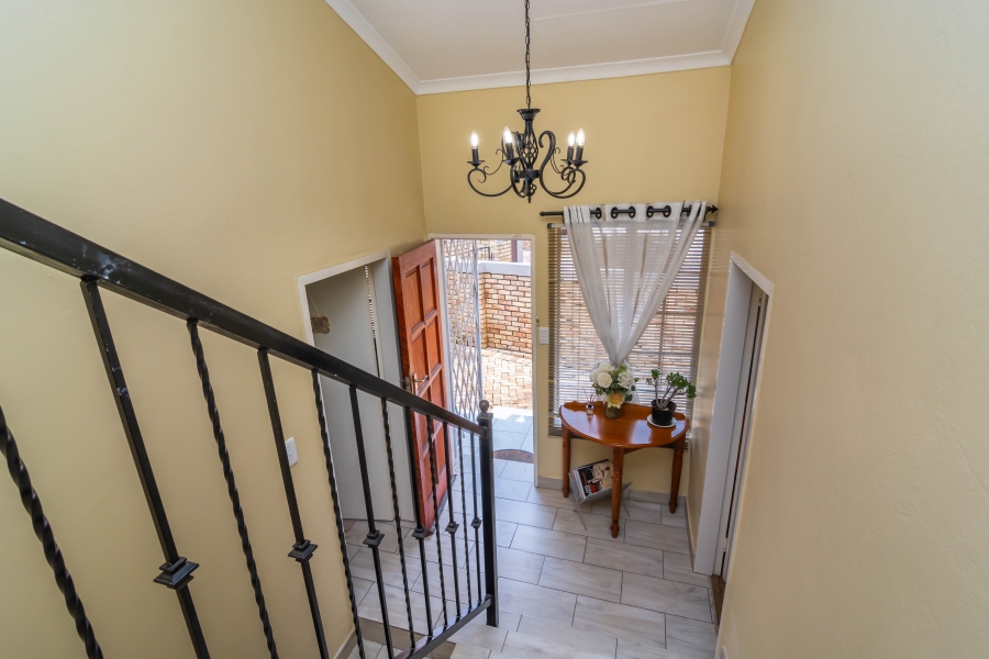 2 Bedroom Property for Sale in Wilgeheuwel Gauteng