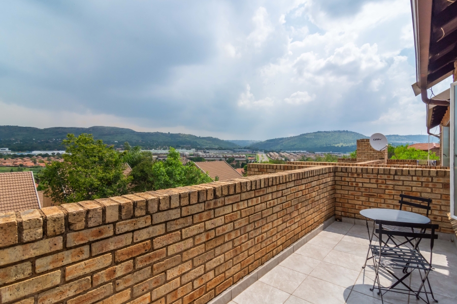 2 Bedroom Property for Sale in Wilgeheuwel Gauteng