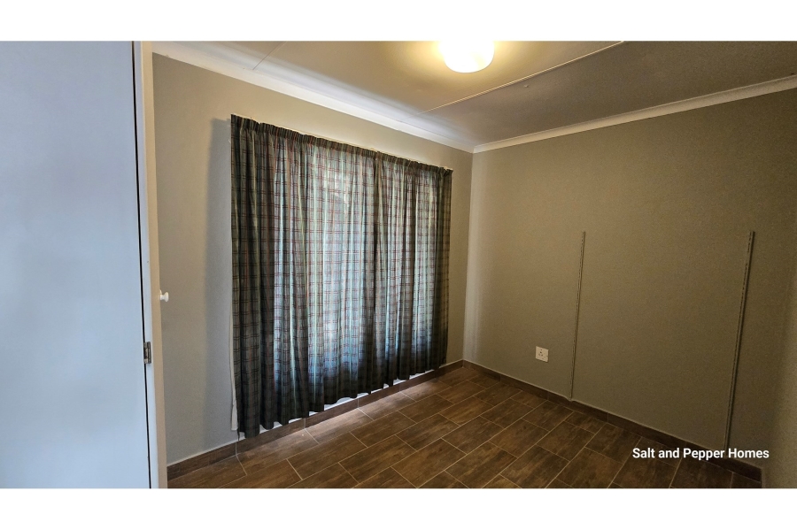 2 Bedroom Property for Sale in Magalieskruin Gauteng